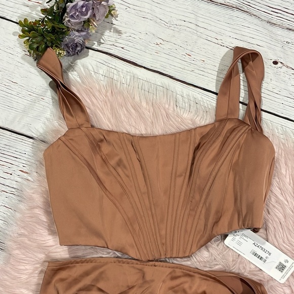 NWT Azazie x Kendall & Kylie Off Shoulder Stretch Satin Bronze Skirt Set - Picture 7 of 10